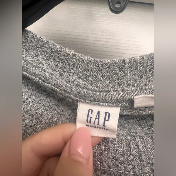 Gap Maternity Women’s Gray High Neck Tank Ruched Sides Size M - Picture 3 of 5
